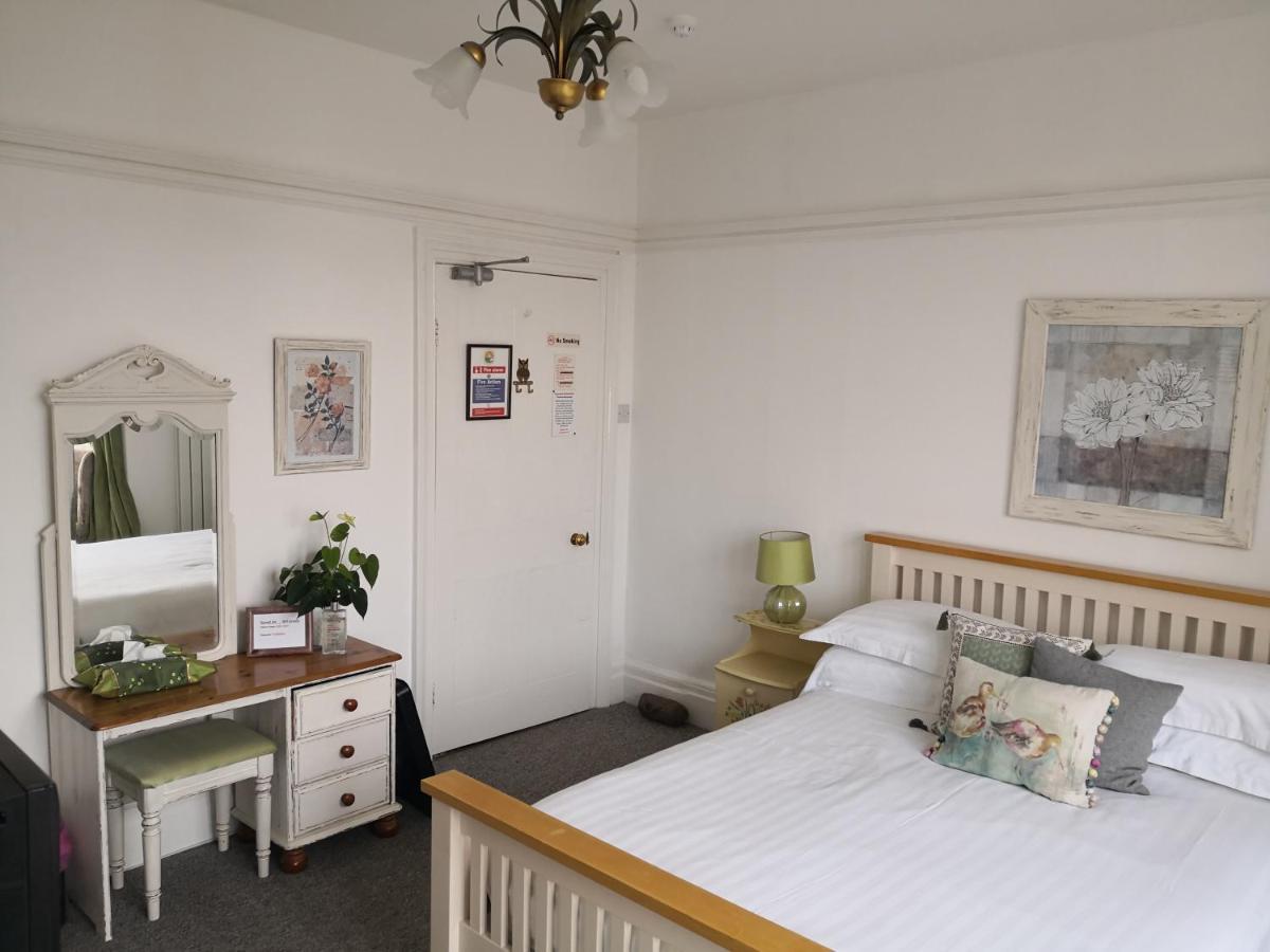 Sunset Guest House Hunstanton Eksteriør billede A bedroom at the hotel